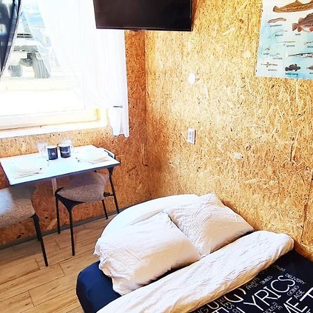 Sub Hel. Budzetowe Pokoje W Domu Z Basenem. Wokol Domu Tylko Natura. Balkon Zbyteczny. 외부 사진