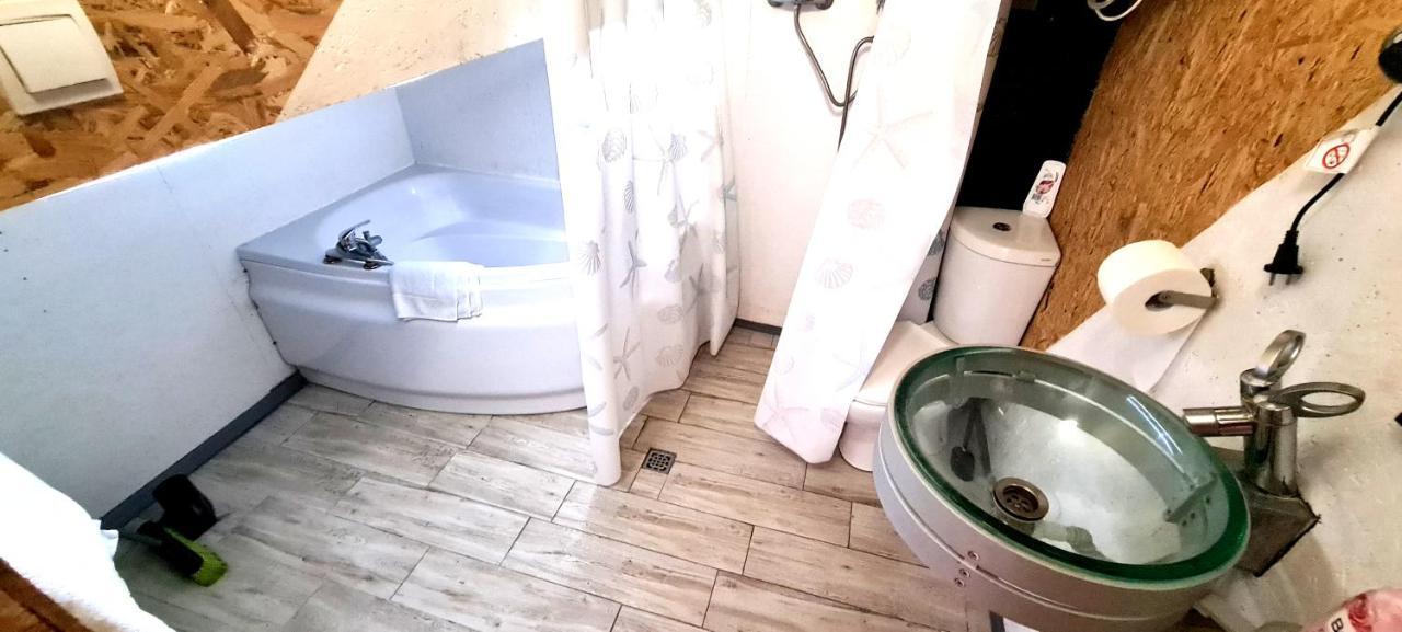 Sub Hel. Budzetowe Pokoje W Domu Z Basenem. Wokol Domu Tylko Natura. Balkon Zbyteczny. 외부 사진