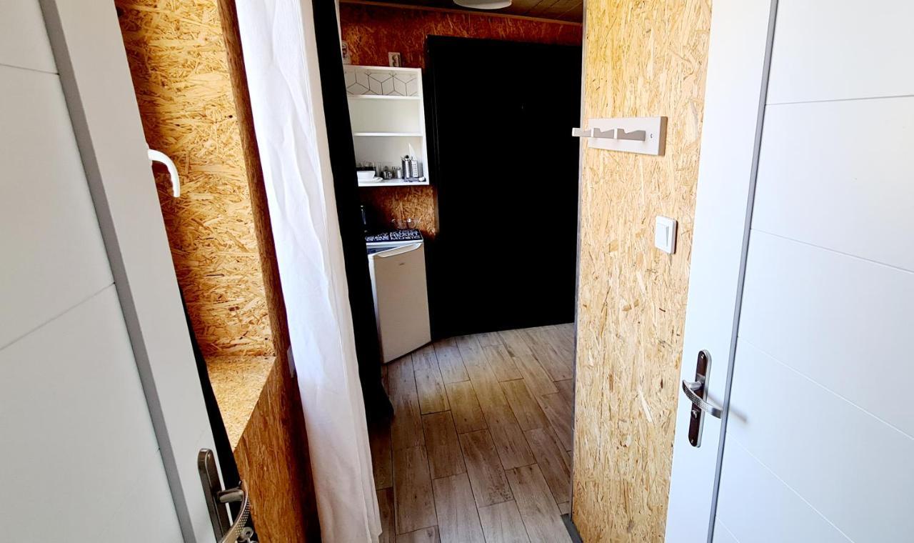 Sub Hel. Budzetowe Pokoje W Domu Z Basenem. Wokol Domu Tylko Natura. Balkon Zbyteczny. 외부 사진