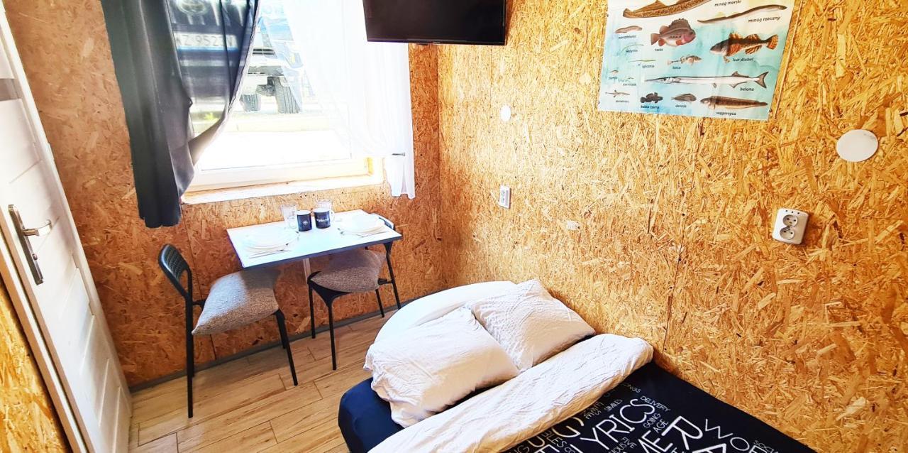 Sub Hel. Budzetowe Pokoje W Domu Z Basenem. Wokol Domu Tylko Natura. Balkon Zbyteczny. 외부 사진